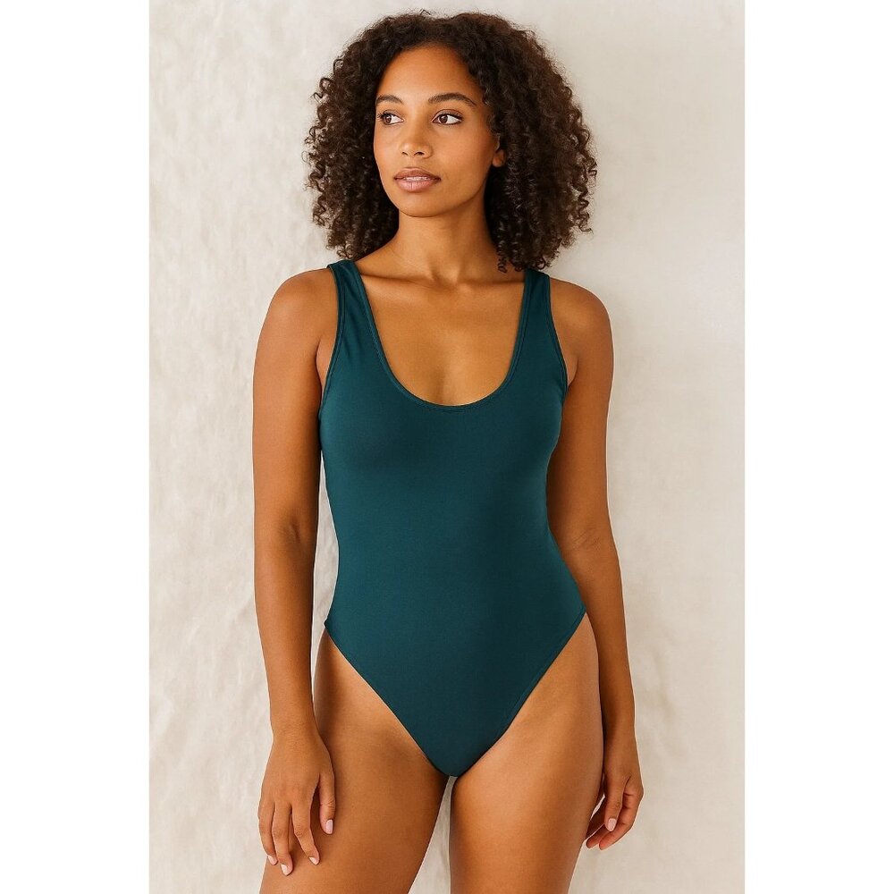Maidenform size Large Smoothing Seamless Bodysuit Green Thong